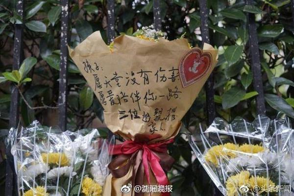 态度明确！英媒：埃泽已经告诉朋友，他今夏将加盟阿森纳